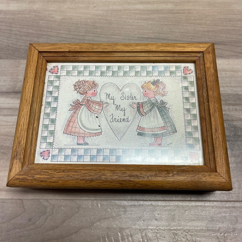Wooden “My Sister My Friend” Mimi Hanna Trinket/Jewelry Box Grannycore cottage